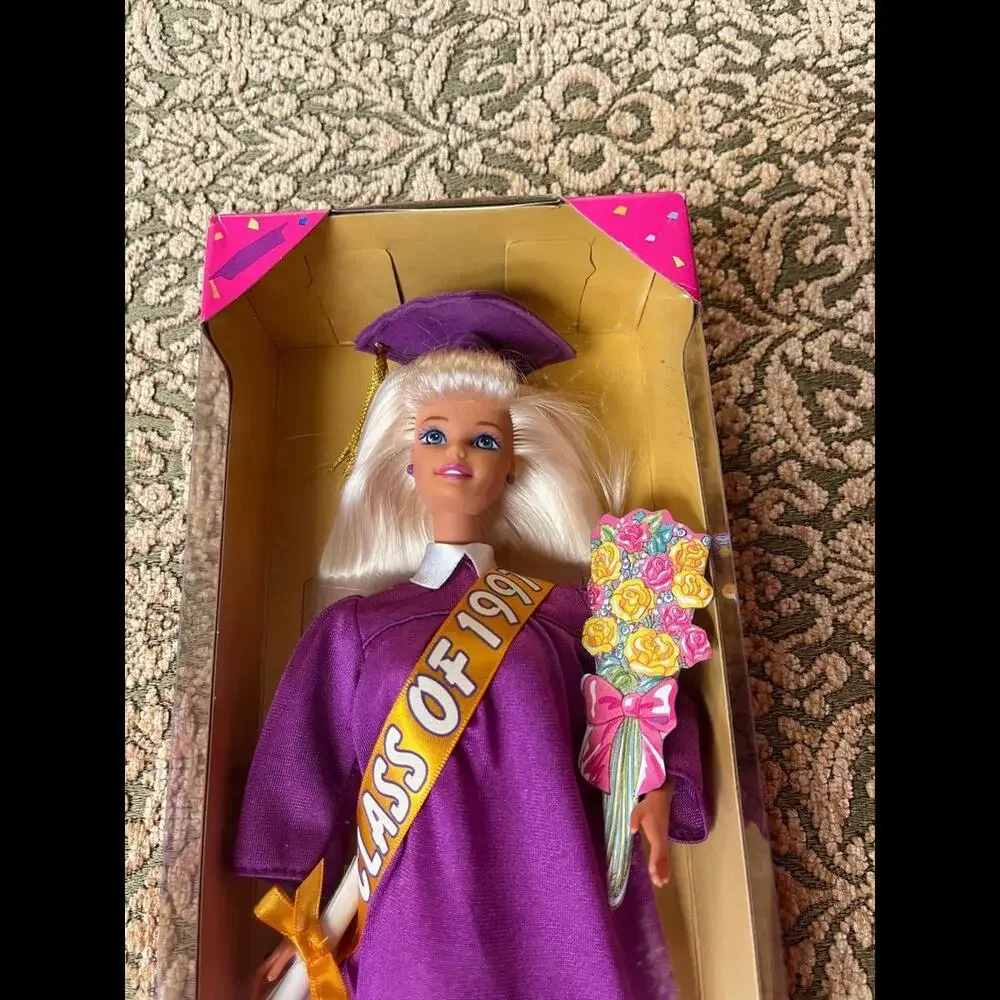 Graduation Barbie Class‎ of 1997 Special Edition 1996